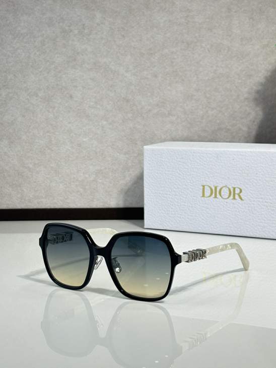 Picture of Dior Sunglasses _SKUfw76301189fw